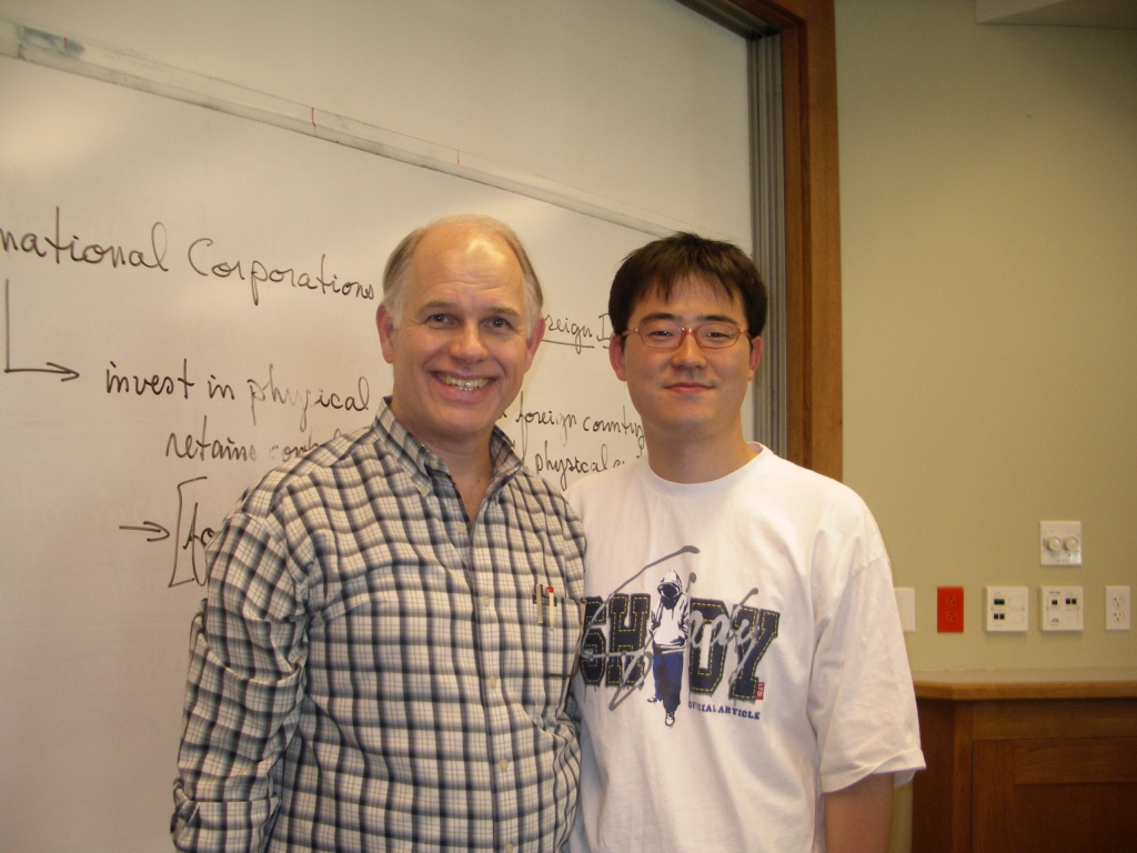 국제 무역 수업 종강 후 Wood 교수님과 함께